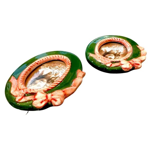 Vintage Set Of 2 Oval Ceramic Picture Frames With Green & Pink Bow Design - Picture 7 of 8